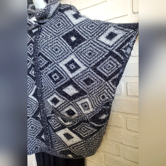 FYLO London Oversized Open Front Cardigan Sweater Poncho Geo Size Med - Picture 6 of 10